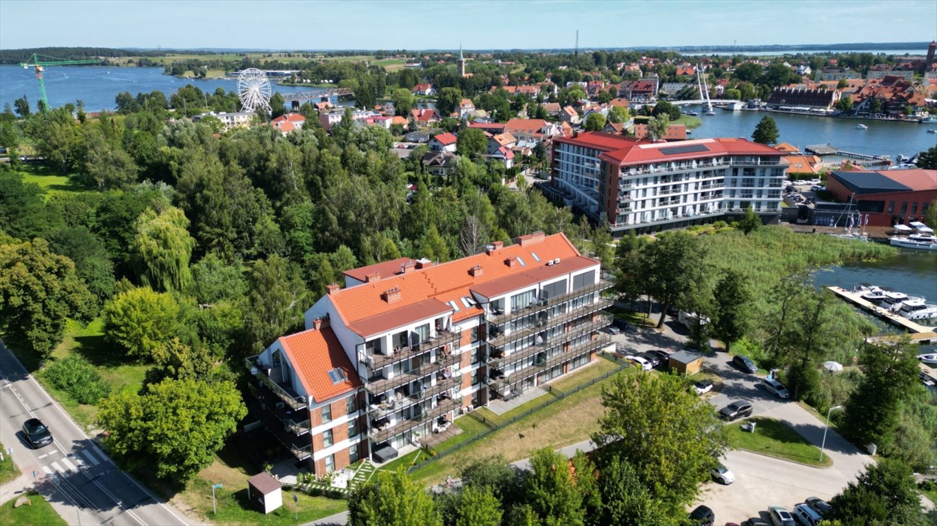 Nowoczesny 33 m² apartament z balkonem w Mikołajkach polecam: Mikołajki: Aleja Spacerowa