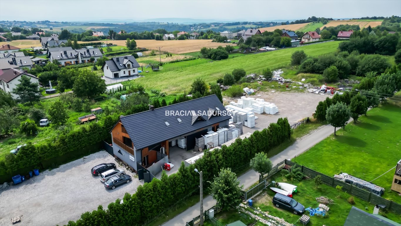 Na wynajem magazyn z biurami 327 m² przy DK Kraków-Olkusz Biały Kościół, os. Murownia  450m2 Foto 1