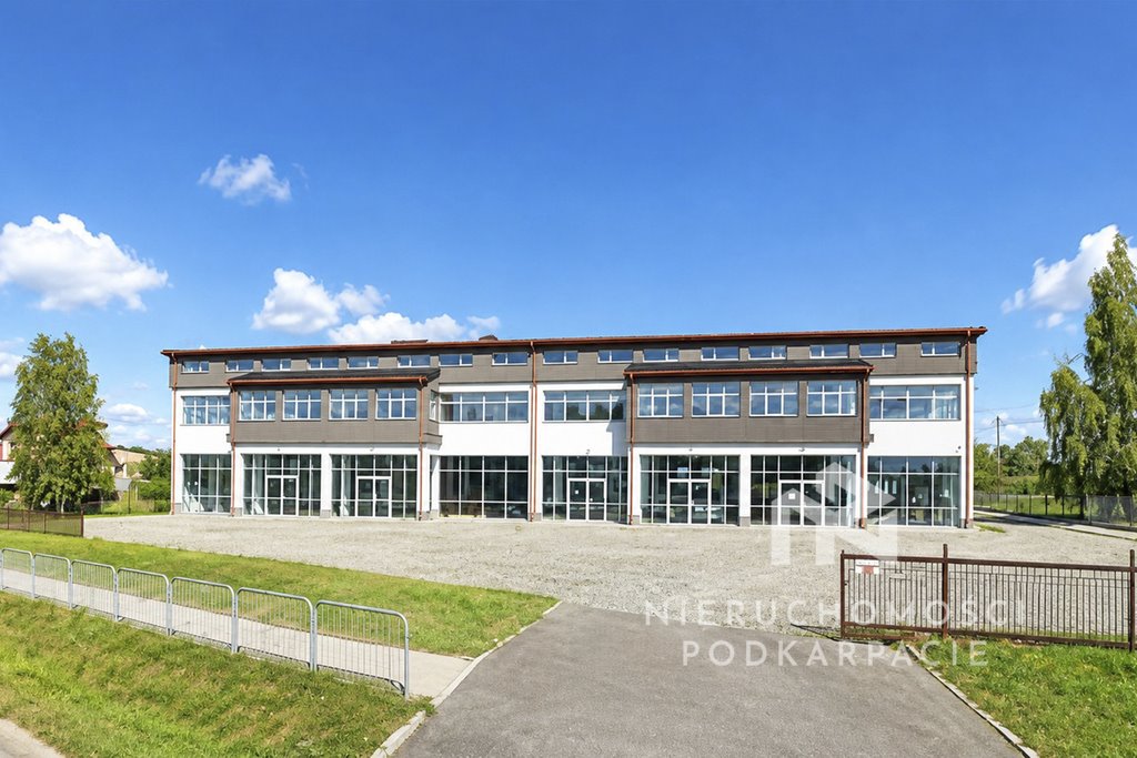 Zapraszam do wynajmu 1068 m² lokalu usługowo-handlowego w Kraczkowej: Kraczkowa