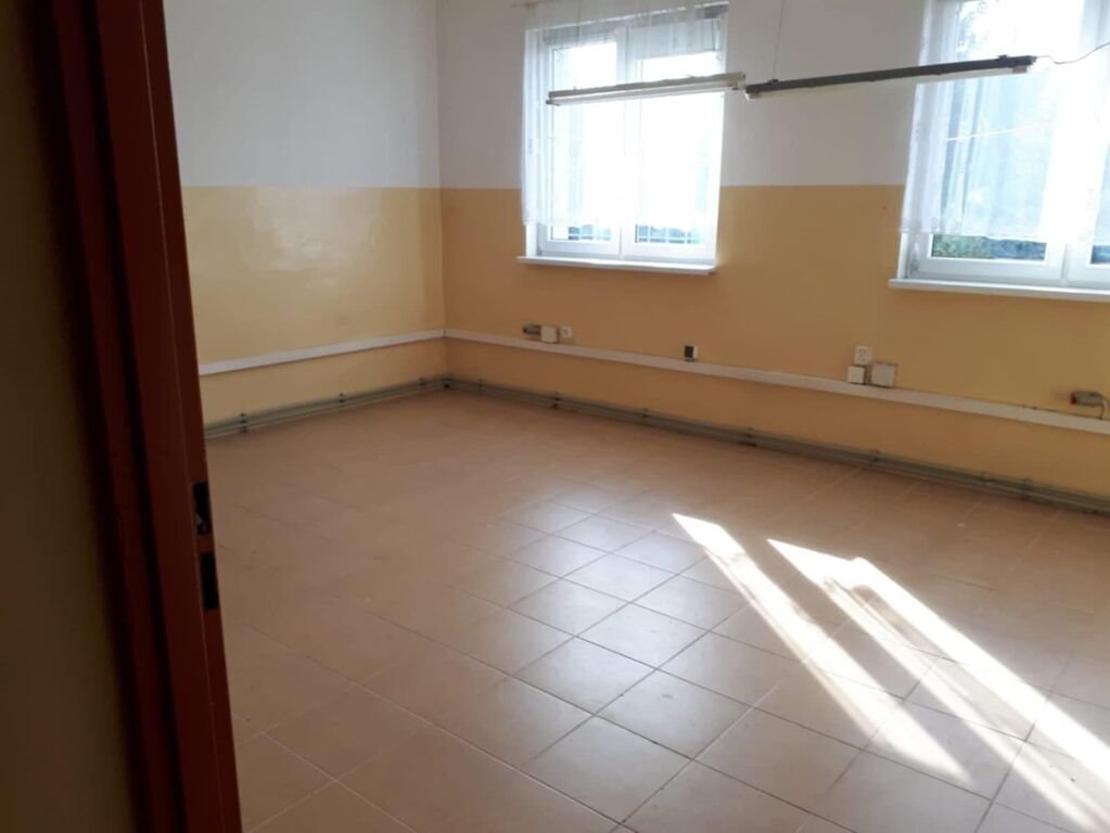 Lokal 70 m² na wynajem w Piotrkowie – biuro, szwalnia! Piotrków Trybunalski, Romana Dmowskiego  70m2 Foto 1
