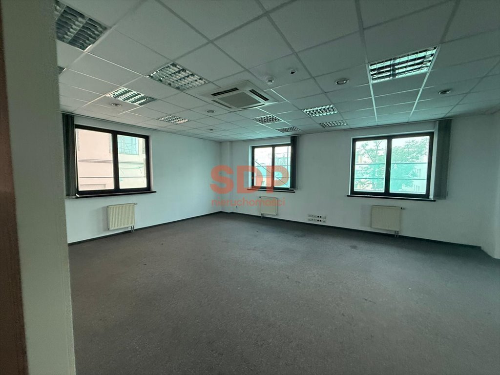 Zapraszam do wynajmu dużej powierzchni biurowej 603 m² w Warszawie Warszawa, Włochy, Okęcie, Komitetu Obrony Robotników  603m2 Foto 1