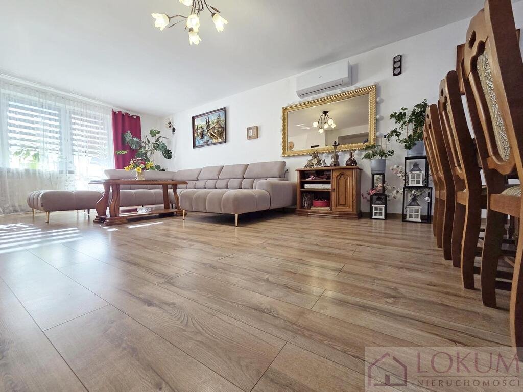 Zapraszam do obejrzenia przestronnego domu 390 m² z nowoczesnym wykończeniem Ćmiłów  390m2 Foto 1