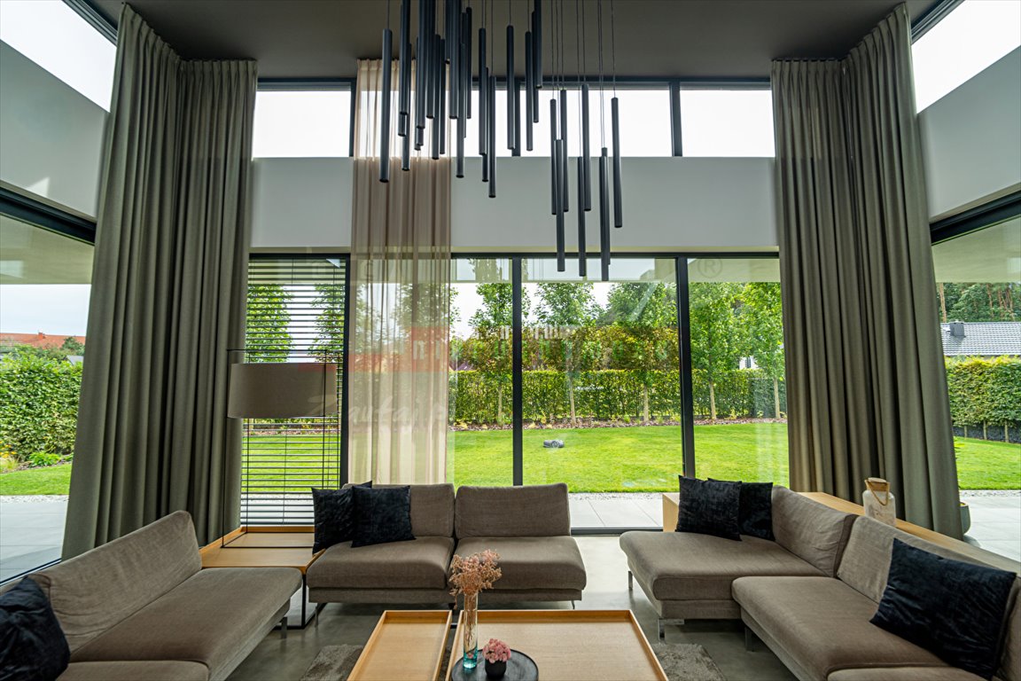 Unikatowy dom 4 pokoi z nietuzinkową bryłą w Gogolinie Gogolin  271m2 Foto 1