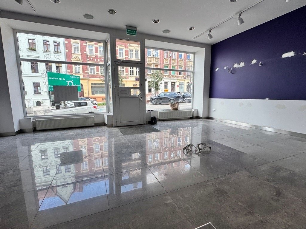 Polecam lokal użytkowy z witrynami w centrum Zgorzelca Zgorzelec, Centrum  62m2 Foto 1