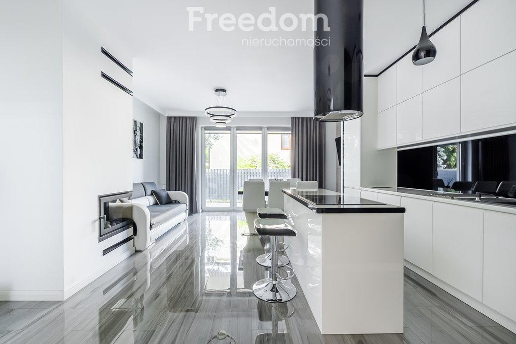 Polecam nowoczesny segment 105 m² z balkonem i garażem Ząbki, Rembertowska  106m2 Foto 1