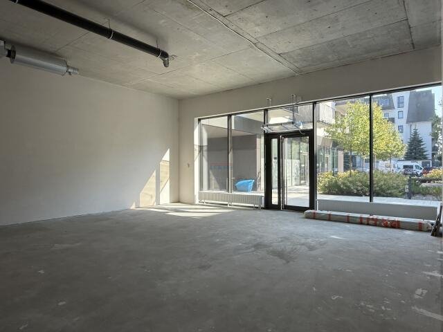 Lokal 75 m2 w centrum nowoczesnej osiedla, duże witryny Stara Iwiczna, Piaseczno  75m2 Foto 1