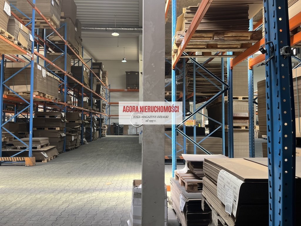 Wynajmę magazyn 800 m² z dokami i regałami w Skawinie Skawina  800m2 Foto 1