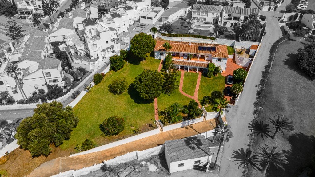 Luksusowa villa 9 pokoi z widokiem na morze, inwestycja Hiszpania, Nerja  476m2 Foto 1