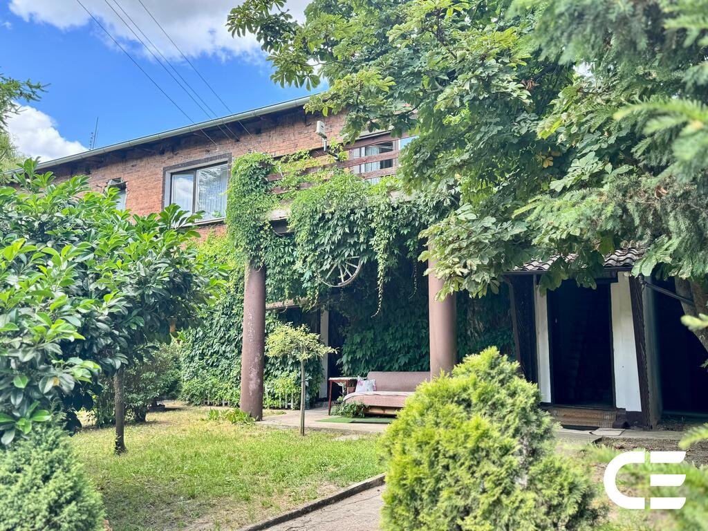 Sprzedam siedlisko 2,3 ha z stajnią, stawami i potencjałem Zbytowa  580m2 Foto 1