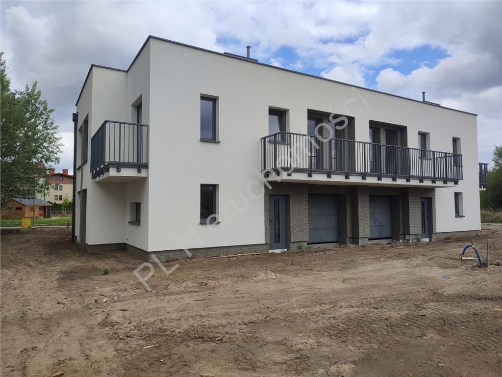 Przestronny dom z 4 sypialniami, garażem i piękną okolicą Chrzanów Mały  140m2 Foto 1