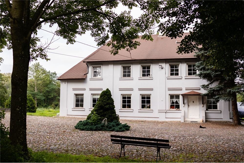 Ekskluzywna rezydencja na prywatnej wyspie z basenem i historycznym charakterem Sędziejowice-Kolonia, Emilianów  319m2 Foto 1