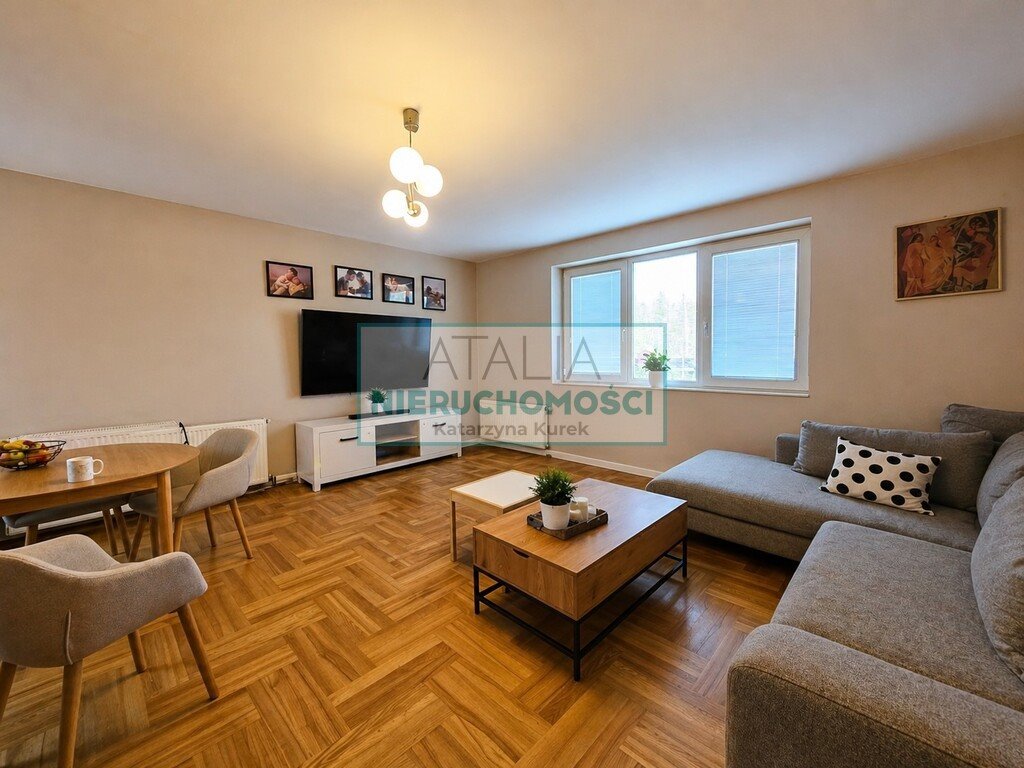 Duży dom 250 m2 z garażem i balkonami w Radziejowicach Radziejowice  250m2 Foto 1