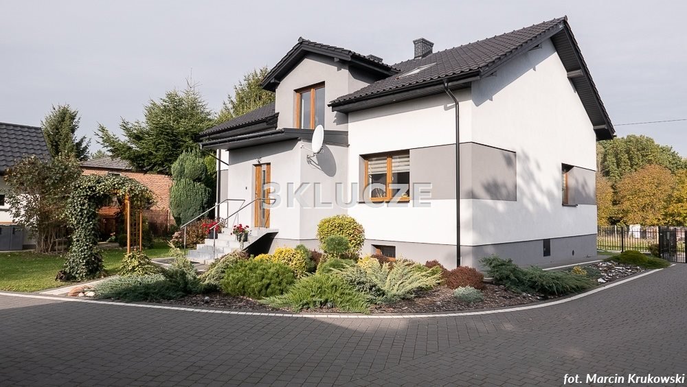 Przestronny dom 190 m2 z piwnicą i garażem w Stasinie Stasin  190m2 Foto 1