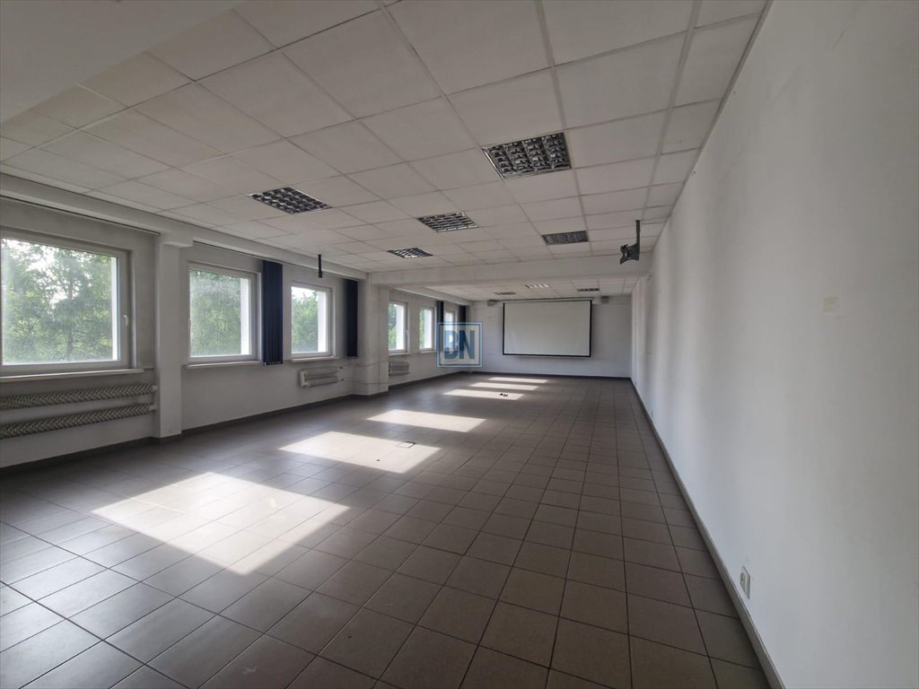 Wynajem biurowca 3000m² z halą 6000m², parking, sale konferencyjne Mikołów  3 000m2 Foto 1