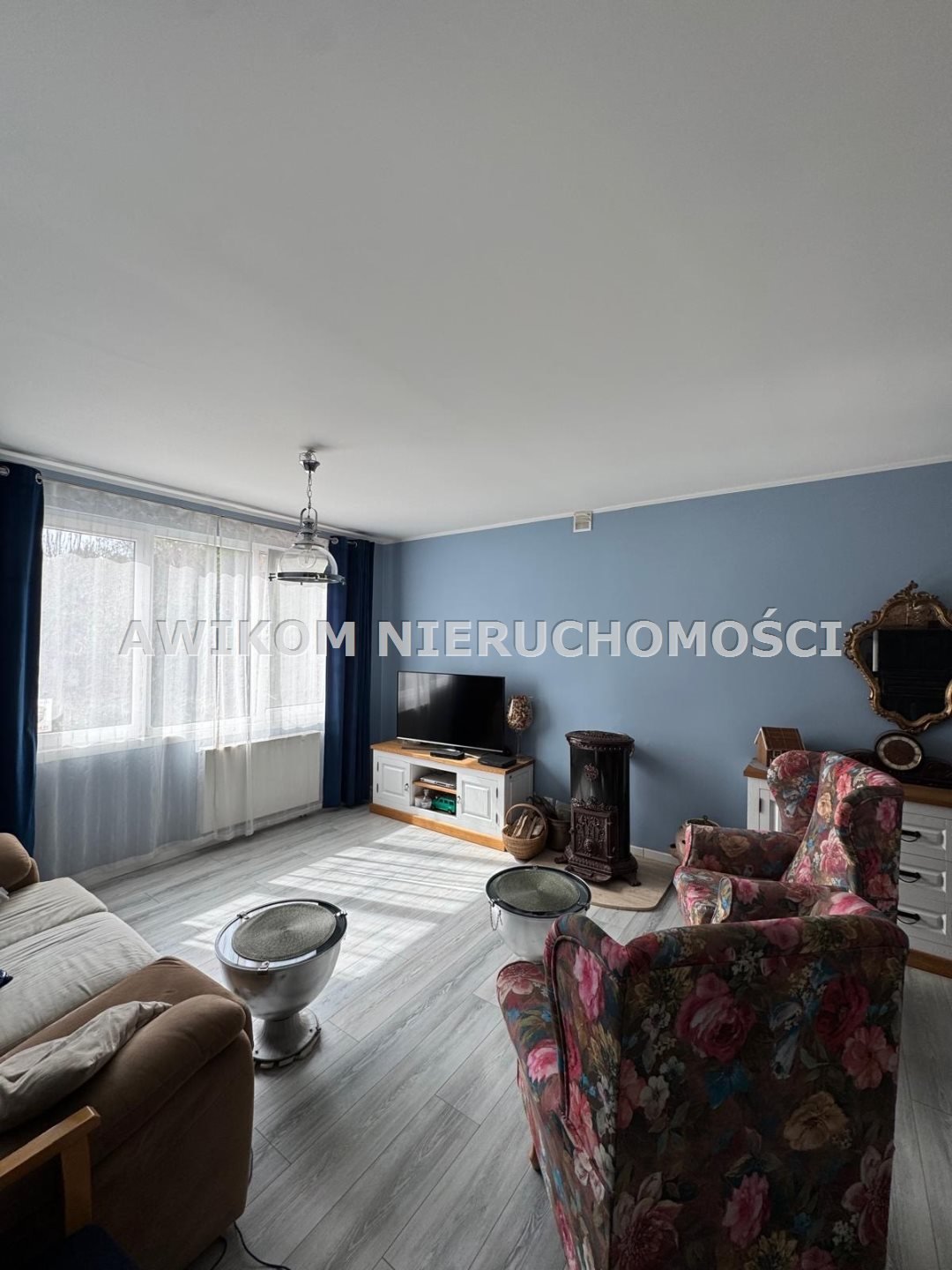 Dom angielski styl z tarasem i garażem w Czarnym Lesie Grodzisk Mazowiecki, Czarny Las  202m2 Foto 1