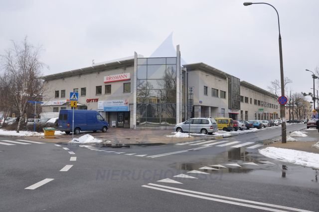 Lokal użytkowy 113 m² z witrynami i parkingiem w Warszawie Warszawa, Targówek  113m2 Foto 1
