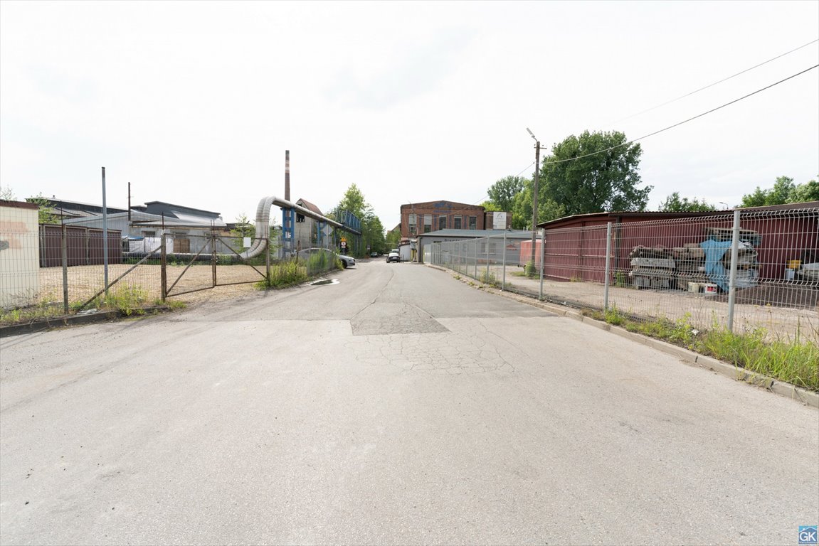 Na sprzedaż funkcjonalny biurowiec z halą 2185 m² w Rozbarku Bytom, Rozbark, Siemianowicka  2 185m2 Foto 1
