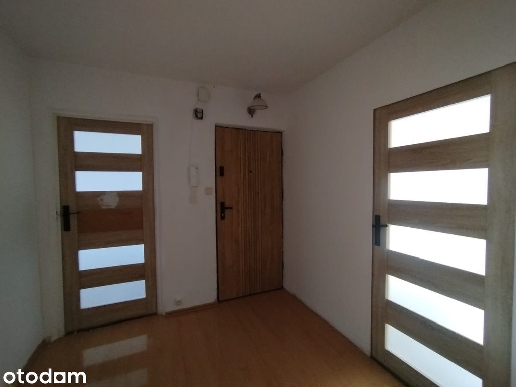 Na sprzedaż odświeżone 3-pokojowe mieszkanie 59,7 m² z balkonem w Kamiennej Górze Kamienna Góra, Tkaczy Śląskich  60m2 Foto 1
