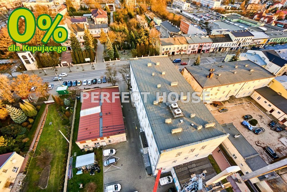 Duży obiekt 2385 m² z biurami, pawilonem i parkingiem Bełchatów  2 385m2 Foto 1