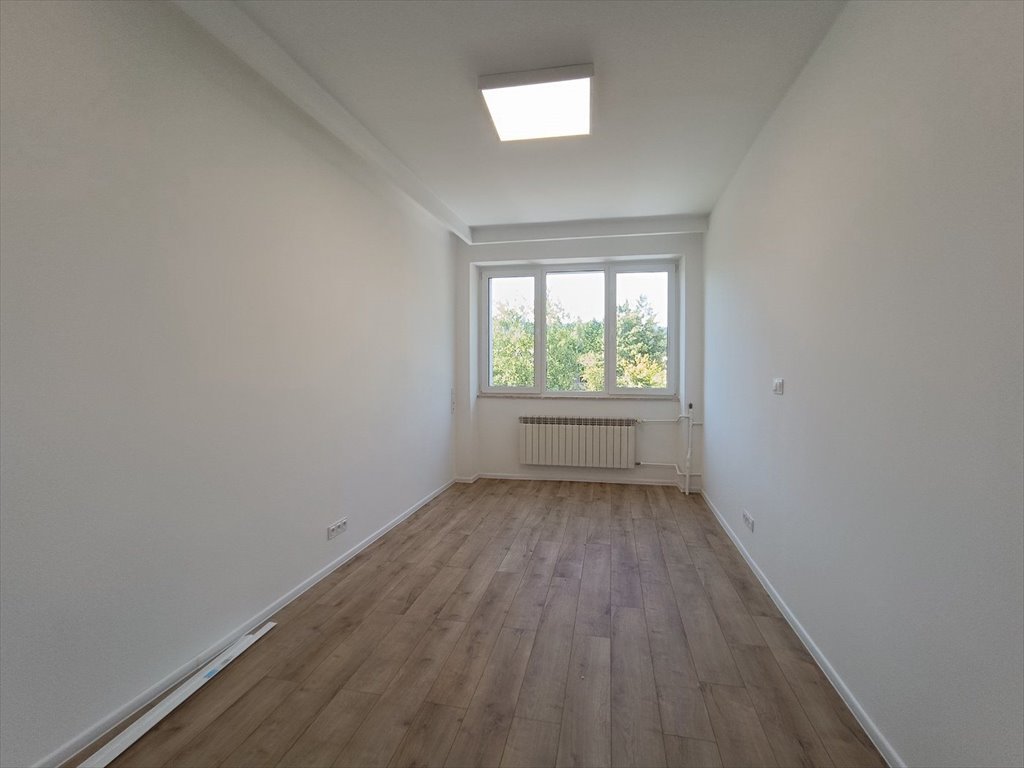 Wynajem 15 m² - odnowiony lokal z parkingiem w Kielcach Kielce, Pod Telegrafem, gen. Józefa Haukego-Bosaka  15m2 Foto 1