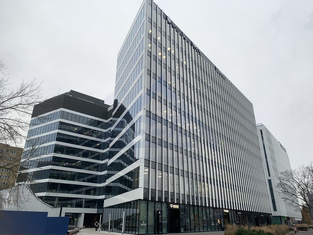 Nowoczesny kompleks biurowo-handlowy na Woli z wieżą i przestrzeniami na świeżym powietrzu Warszawa, Wola  1 436m2 Foto 1