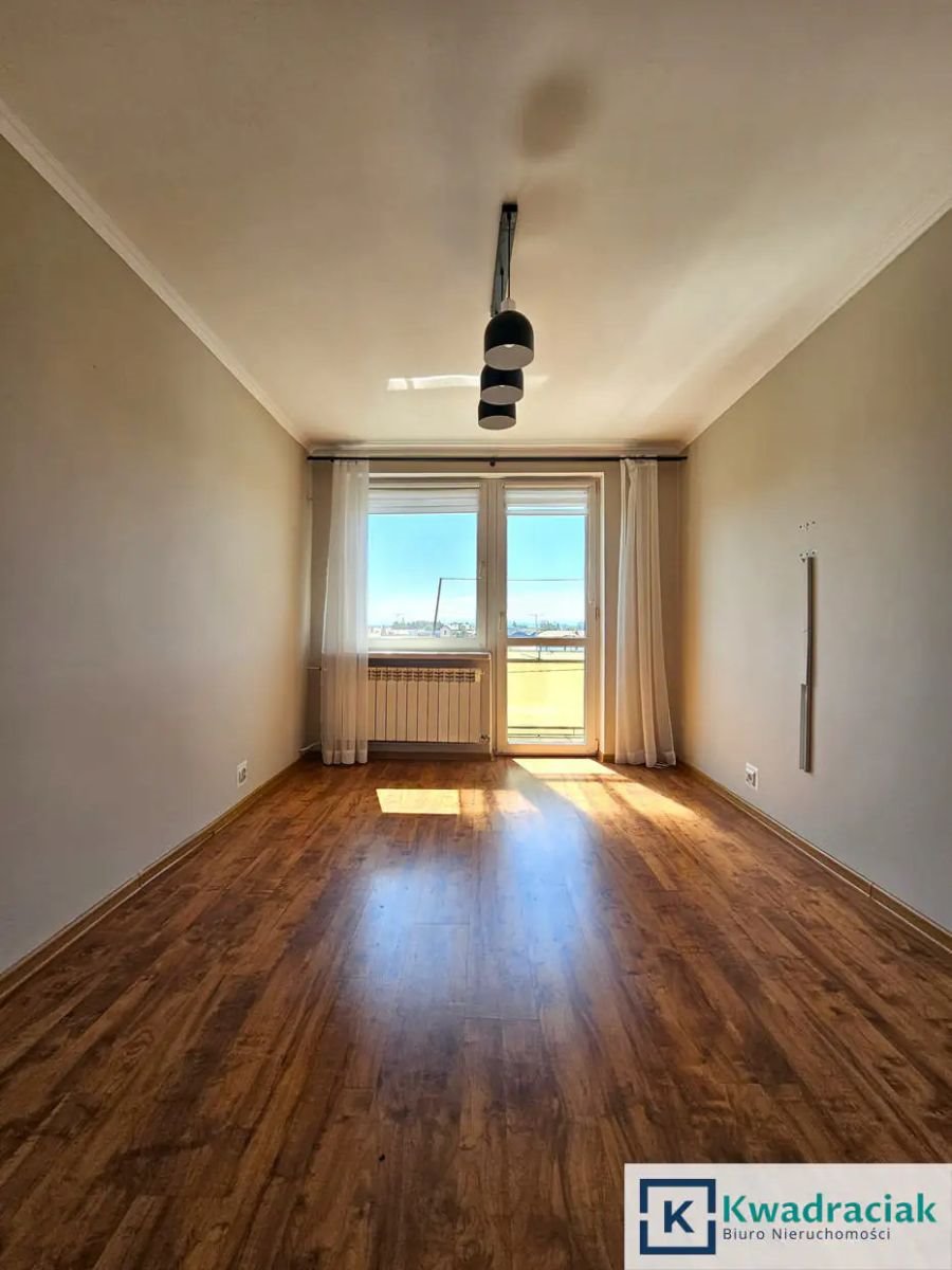 Mieszkanie trzypokojowe na sprzedaż Krosno, Naftowa  47m2 Foto 1