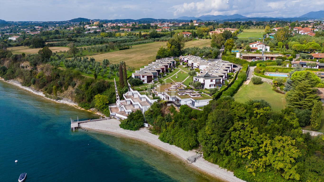 Mieszkanie dwupokojowe na sprzedaż Włochy, Moniga del Garda  56m2 Foto 1