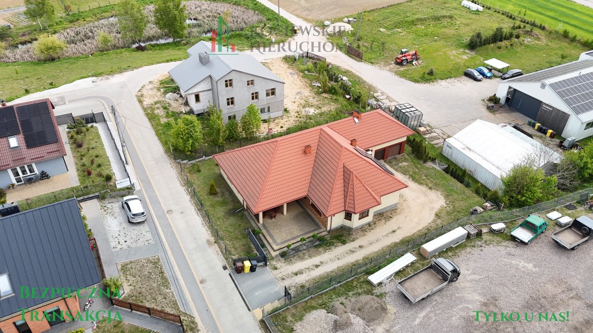 Przestronny dom z garażem i dużą działką w Lubichowie Lubichowo, Parkowa  297m2 Foto 1