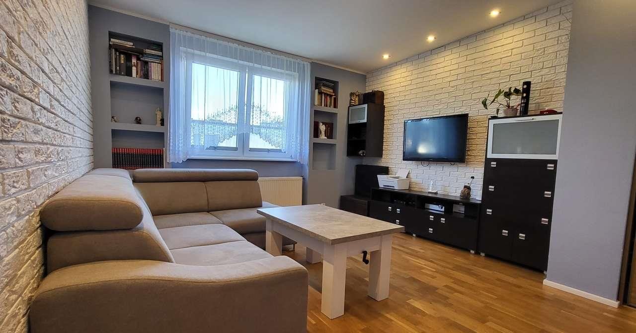 Przestronne 3-pokojowe mieszkanie z patio, garażami i nowoczesnym komfortem Pęgów, Dworcowa  71m2 Foto 1