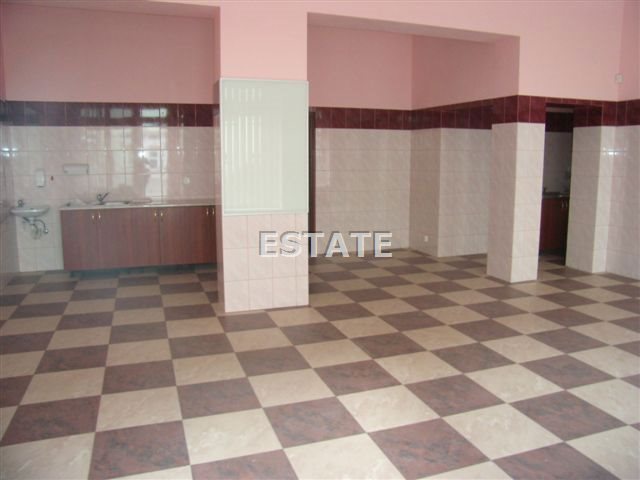 Lokal usługowy 71 m2 z witrynami i rampą w Bałutach Łódź, Bałuty  71m2 Foto 1