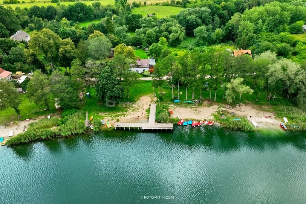 Dom z 4 apartamentami nad jeziorem Juksty – potencjał inwestycyjny Czerwonki  335m2 Foto 1