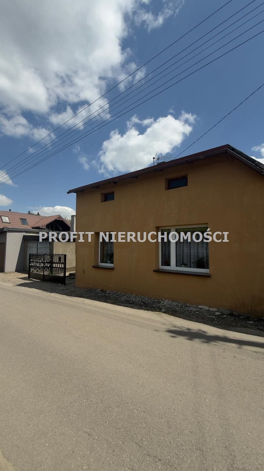 Zapraszam do obejrzenia zadbanego domu parterowego z garażem i ogrzewaniem pellet Ozorków  85m2 Foto 1