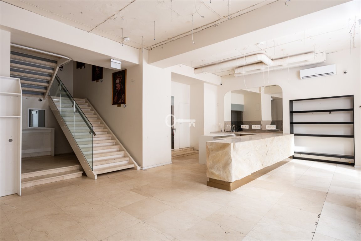 Ekskluzywny lokal na Nowym Świecie z witrynami i dużymi oknami Warszawa, Śródmieście, Nowy Świat  206m2 Foto 1