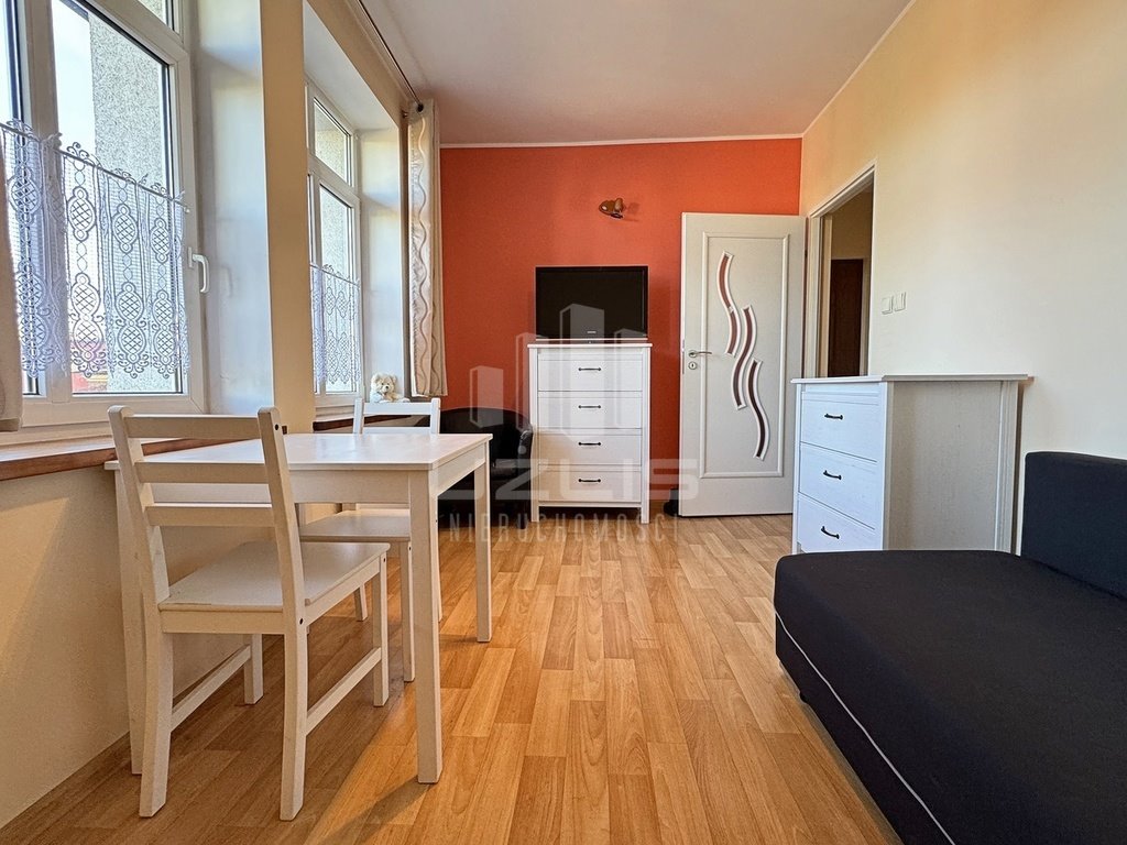 Mieszkanie dwupokojowe na sprzedaż Starogard Gdański, Gimnazjalna  37m2 Foto 1