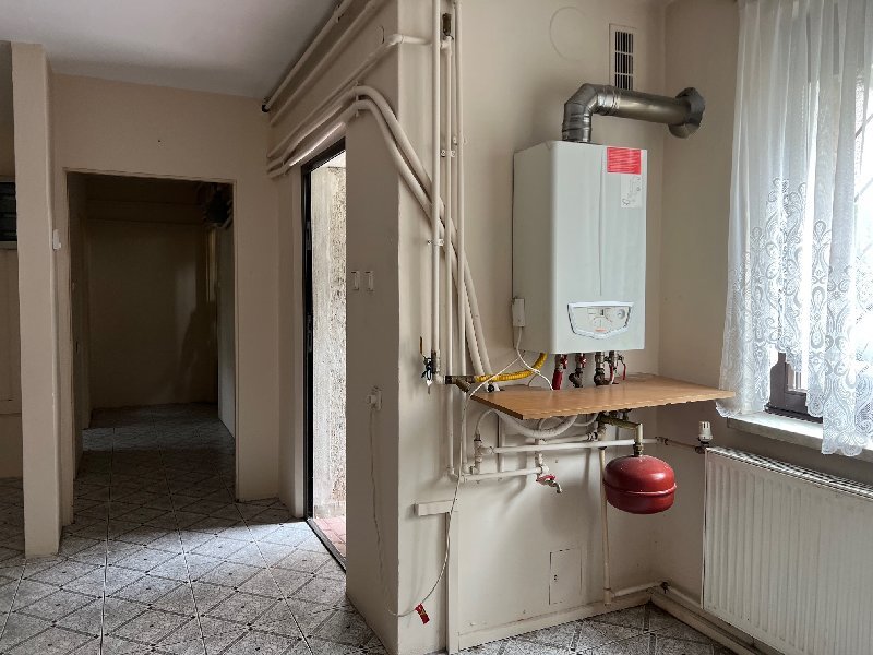 Lokal użytkowy 48 m2 z odrębnym wejściem i ogrzewaniem Częstochowa, TRZECH WIESZCZÓW  48m2 Foto 1