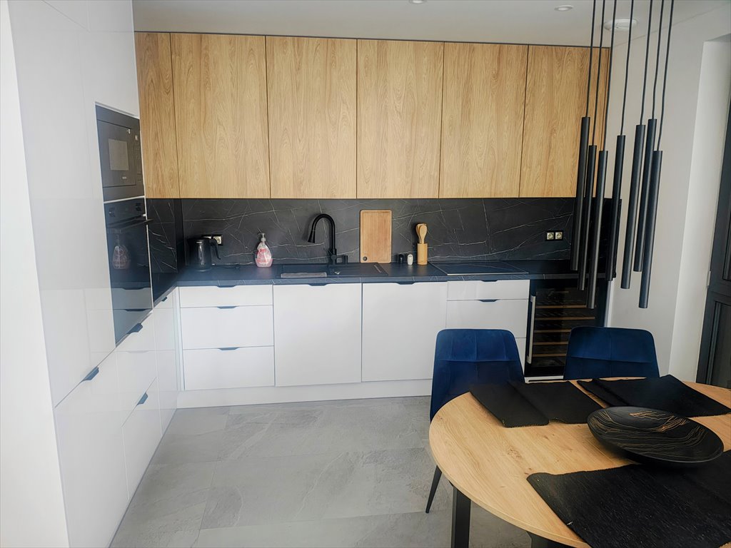 Mieszkanie trzypokojowe na wynajem Strzelce Opolskie  98m2 Foto 1