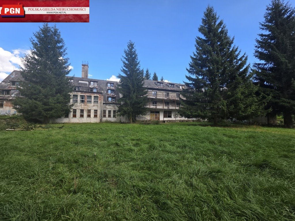 Na sprzedaż obiekt inwestycyjny 2900 m² z potencjałem hotelowo-apartamentowym Orłowiec  2 900m2 Foto 1