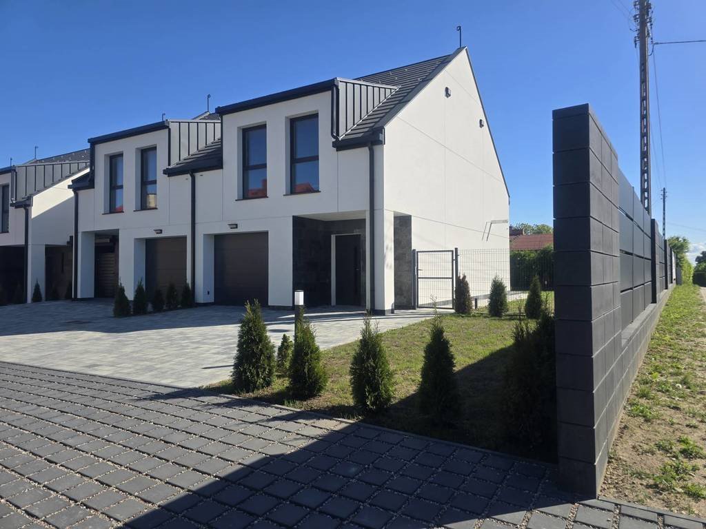 Dom bliźniak 120 m2 z 4 pokojami i salonem z aneksem Mikołajki, Krótka  120m2 Foto 1