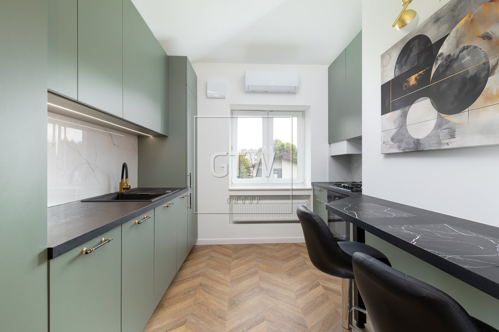 Przytulne 29 m² na poddaszu w centrum Grójca, umeblowane Grójec, Środkowa  29m2 Foto 1