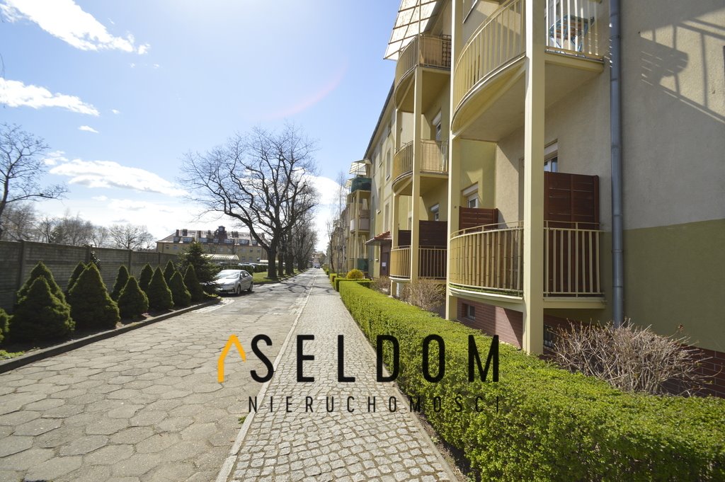 Mieszkanie trzypokojowe na sprzedaż Legnica, Poznańska  74m2 Foto 1