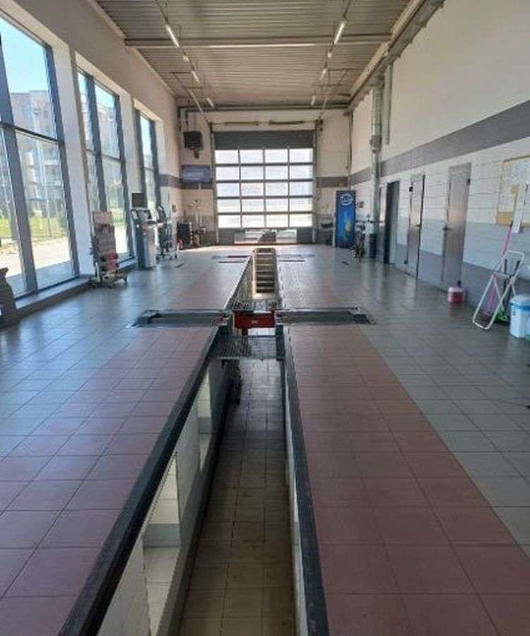 Atrakcyjny lokal usługowy 500 m2 z wyposażeniem w Opatowie Opatów  500m2 Foto 1