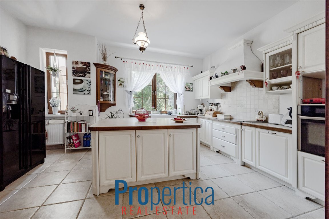 Przepiękny dom 459 m² z ogrodem i garażem w Żabiej Woli Bartoszówka, Pałacowa  459m2 Foto 1