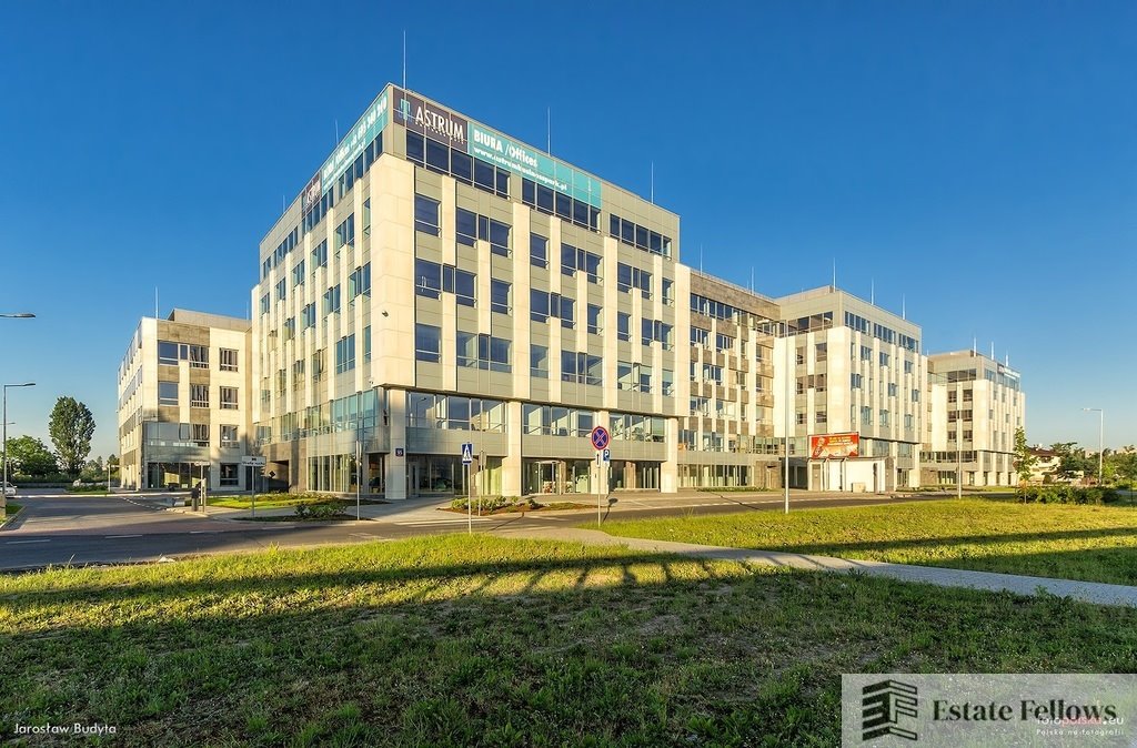 Na wynajem nowoczesny biurowiec 740 m² z parkingiem w Włochach Warszawa, Włochy, Łopuszańska  740m2 Foto 1