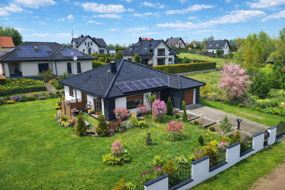 Nowoczesny dom 149 m² z kominkiem i dużym tarasem Strzelino  149m2 Foto 1