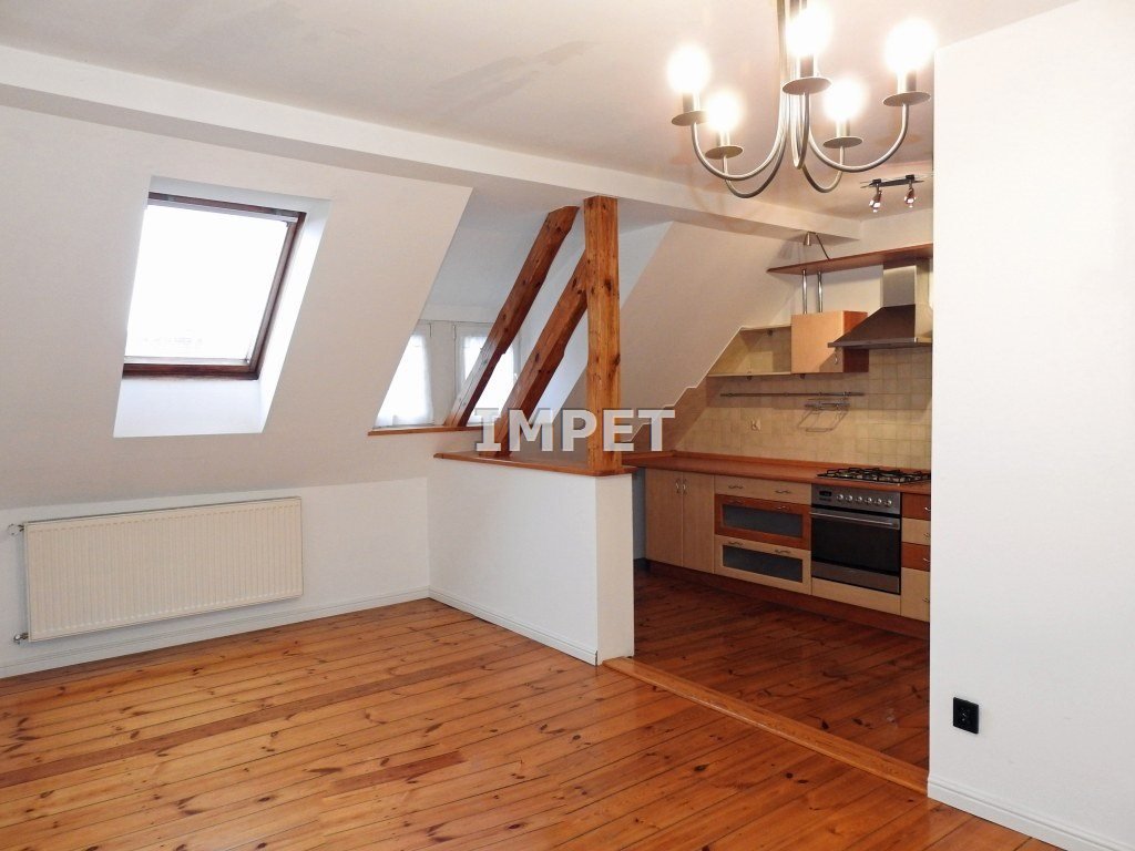 Klimatyczne 3-pokojowe mieszkanie na poddaszu, centrum Zgorzelca Zgorzelec, Centrum  61m2 Foto 1