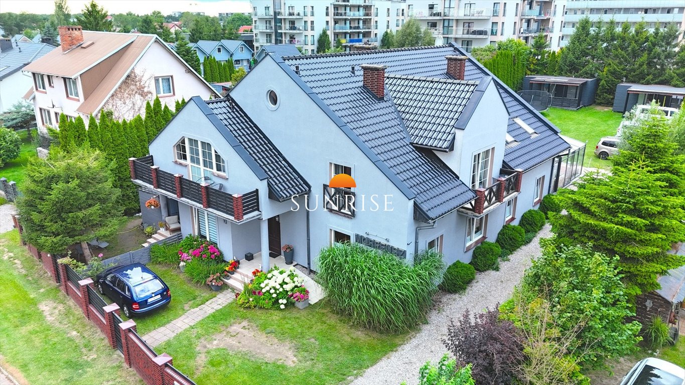 Pensjonat z 15 pokojami i własnym biznesem, 400 m od plaży Ustronie Morskie, Kwiatowa 6  520m2 Foto 1