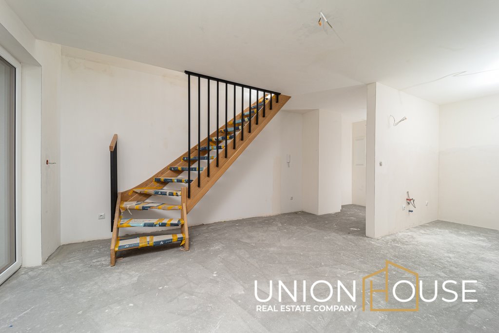 Dwupoziomowe mieszkanie 98,8 m² z tarasem, blisko centrum Wieliczki Wieliczka, Wygoda  99m2 Foto 1