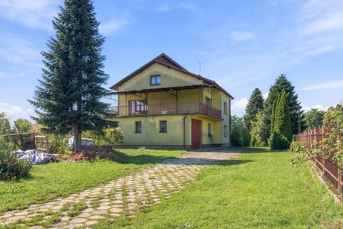 Do sprzedania przestronny dom 282 m² z ogrodem i garażem Grabie, Grabie  282m2 Foto 1