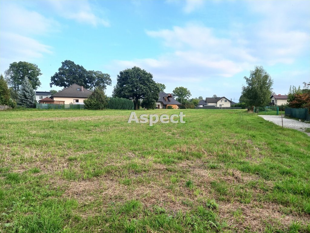 Działka budowlana na sprzedaż Strumień  1 227m2 Foto 1