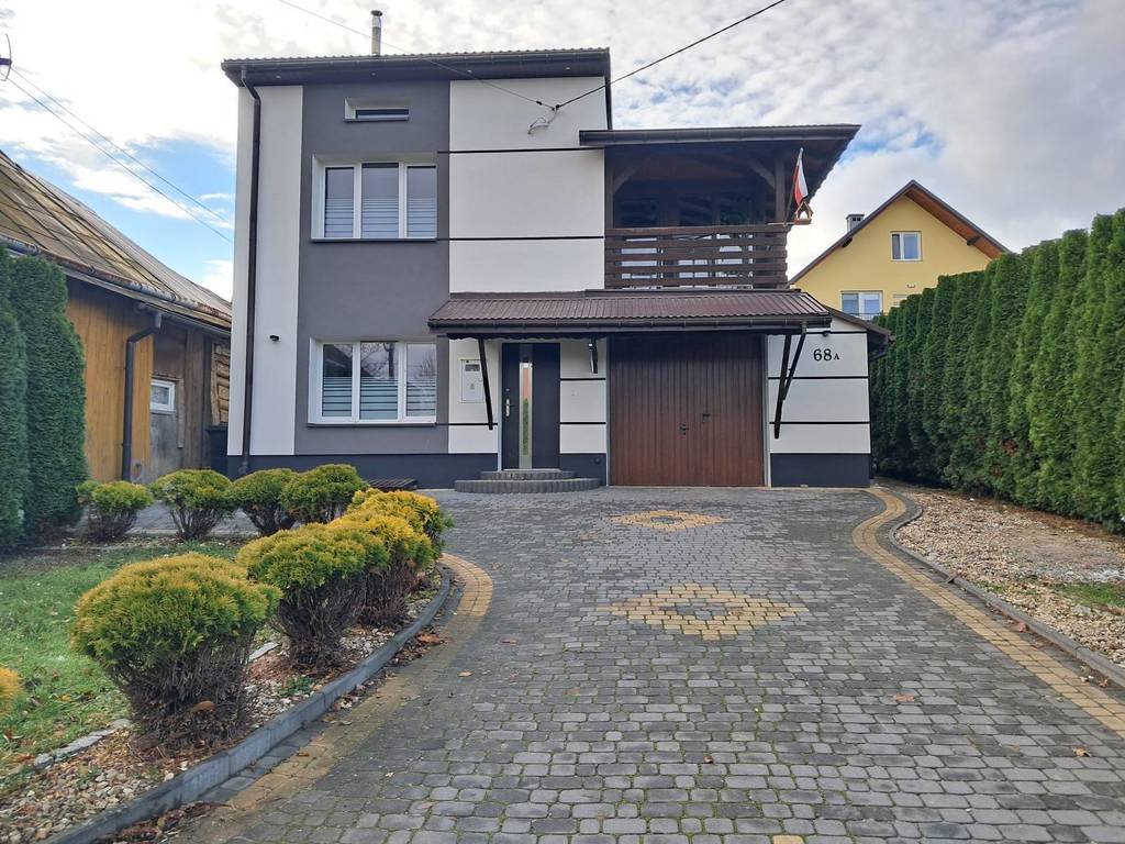 Przestronny dom 132 m² z nowoczesnym wykończeniem i garażem Dynów, Piłsudskiego  132m2 Foto 1